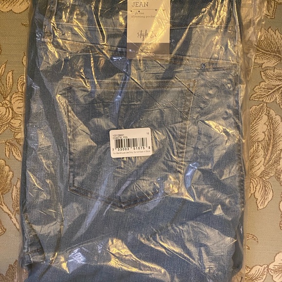 MACYS SZ 16 BOOT CUT HIGH RISE SLIMMING JEANS NWT NIP - Picture 4 of 7